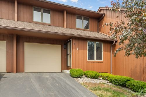 9 Vista View Dr, Fairport, NY, 14450-4009 | Card Image