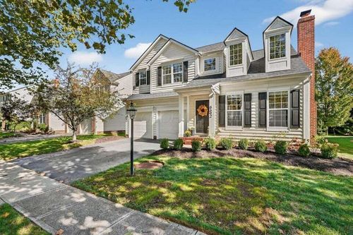 5692 Sugarwood Dr, New Albany, OH, 43054-7042 | Card Image