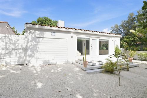 753 Ne 82nd Ter, Miami, FL, 33138-4111 | Card Image