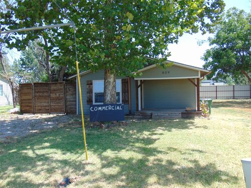 809 Chestnut St, Aubrey, TX, 76227-9116 | Card Image