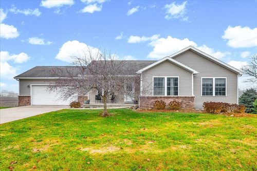 107 Baize Dr, Carlock, IL, 61725-4503 | Card Image