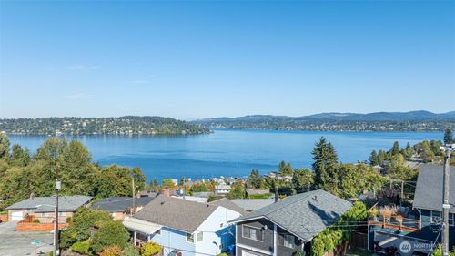 10125 66th Avenue S, Seattle, WA, 98178 | Card Image