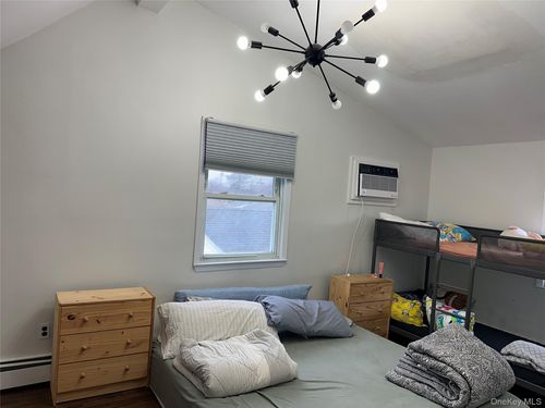 15 Brook Dr, Valley Stream, NY, 11581-3303 | Card Image