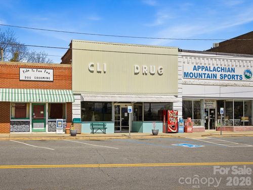 106 Linville St, Morganton, NC, 28655-2806 | Card Image