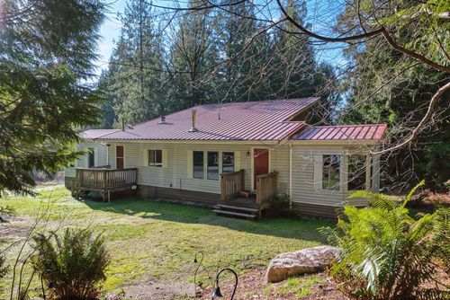 7103 Sechelt Inlet Rd, Sechelt, BC, V7Z0P1 | Card Image