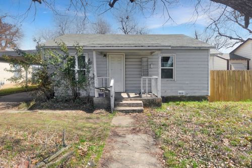 204 S Williams Dr, Comanche, TX, 76442-2755 | Card Image