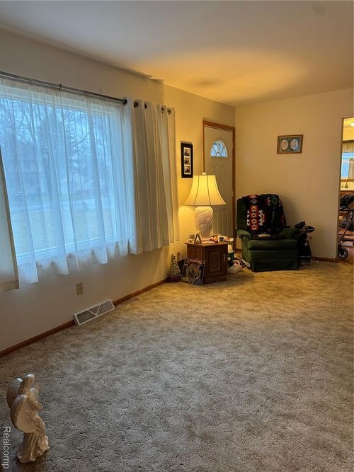 4855 Beckwith St, Millington, MI, 48746-9673 | Card Image