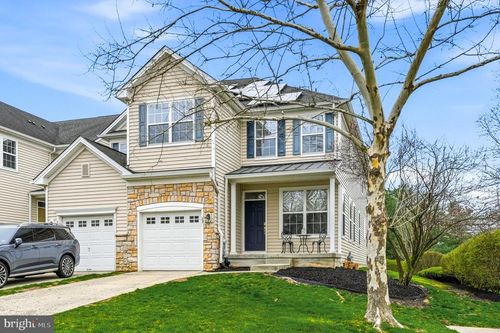 27 Compass Cir, MOUNT LAUREL, NJ, 08054-6106 | Card Image