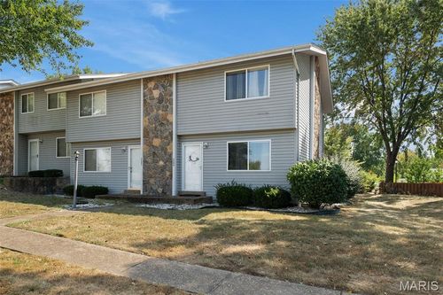 2206 Gascony Dr, Lake St Louis, MO, 63367-1124 | Card Image