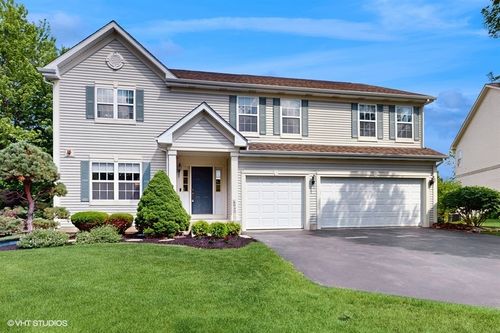 8043 Cripple Creek Dr, Long Grove, IL, 60047-5250 | Card Image