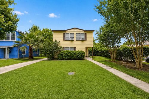 1228 6th Ave N, Texas City, TX, 77590-7425 | Card Image