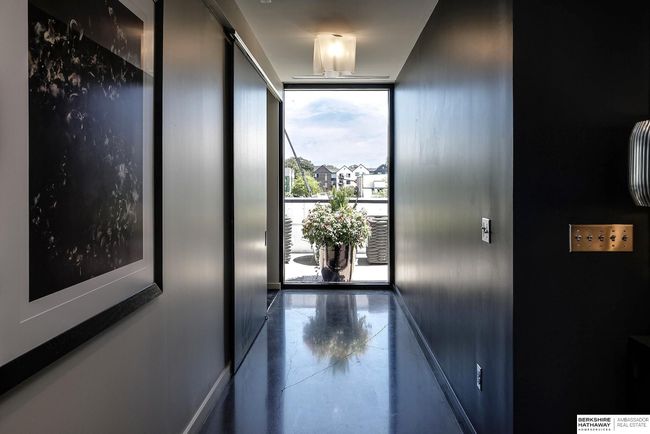 APT-401 - 1502 S 10 Th St, Condo with 2 bedrooms, 3 bathrooms and 2 parking in Omaha NE | Image 33