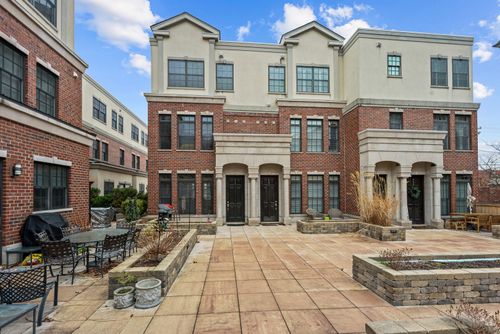 855 Laurel Ave, Highland Park, IL, 60035-3526 | Card Image