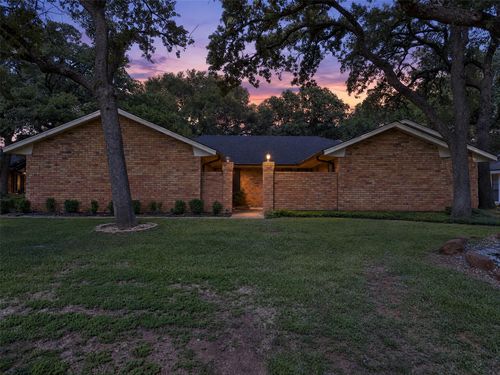 2304 Belfry Ct, Arlington, TX, 76011-2240 | Card Image