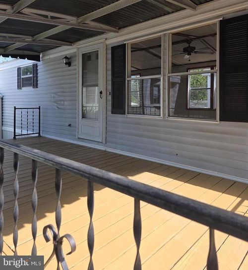 832 Latshaw Rd, SPRING CITY, PA, 19475-1208 | Card Image