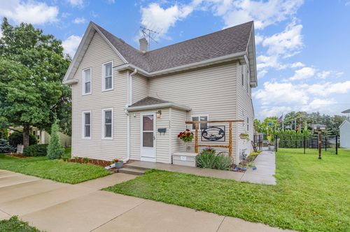 303 Fir Ave Nw, Montgomery, MN, 56069-1035 | Card Image