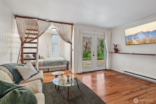 674-13759 Ne 69th St, Redmond, WA, 98052-1809 | Card Image