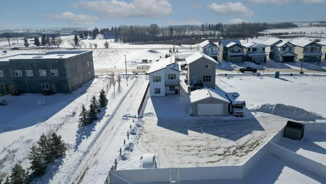 6 Memorial Parkway Sw, House other with 3 bedrooms, 2 bathrooms and 2 parking in Rural Red Deer County AB | Image 37