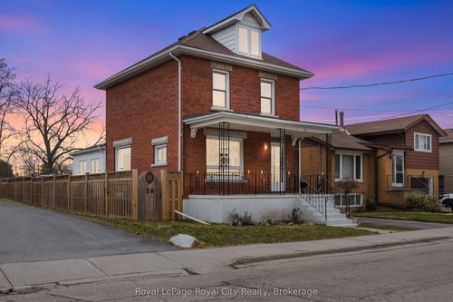 20 Crimea St, Guelph, ON, N1H2Y6 | Card Image