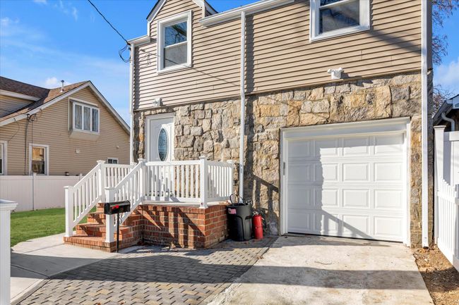 137 246 Th St, House other with 3 bedrooms, 2 bathrooms and null parking in Rosedale NY | Image 18