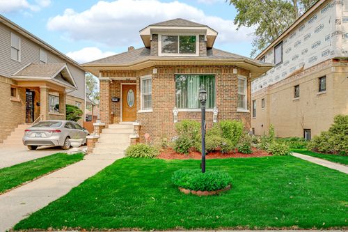 2033 S 11th Ave, Maywood, IL, 60153-3113 | Card Image