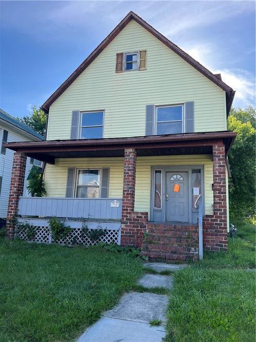 211 Cedar Ave, Sharon, PA, 16146-2619 | Card Image