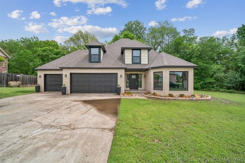 1605 W Tecumseh St, Tulsa, OK, 74127-2526 | Card Image