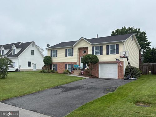 102 Hammer Ct, STEPHENS CITY, VA, 22655-4012 | Card Image