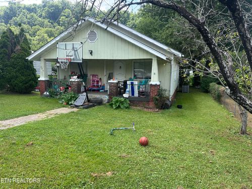 406 Mapother St, Loyall, KY, 40854-0290 | Card Image