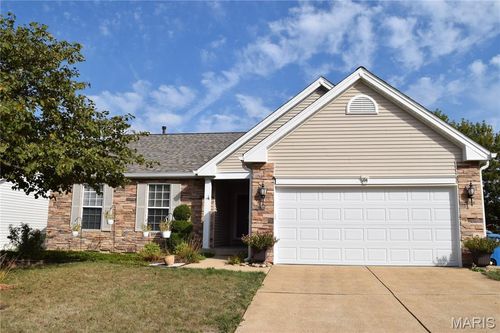 354 Birchwood Crossing Ln, Maryland Heights, MO, 63043-5138 | Card Image