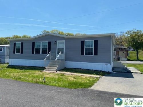 10104 Fernwood Ln, BREINIGSVILLE, PA, 18031-1710 | Card Image