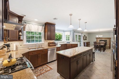 3 Theresa Ln, SAYLORSBURG, PA, 18353-9507 | Card Image