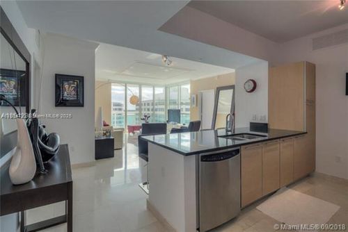 apt-1711-950 Brickell Bay Dr, Miami, FL, 33131-3950 | Card Image