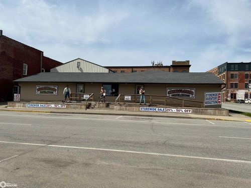 116 E Church St, Marshalltown, IA, 50158-2942 | Card Image