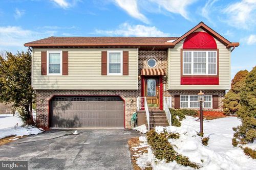 175 Drummer Dr, New Oxford, PA, 17350-9397 | Card Image