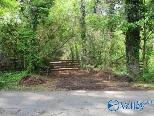 .80 Honeycomb Rd, Grant, AL, 35747-8148 | Card Image