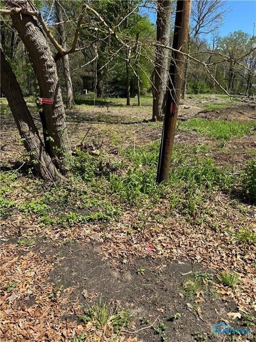 6011 Meade Rd, Sylvania, OH, 43560-1575 | Card Image