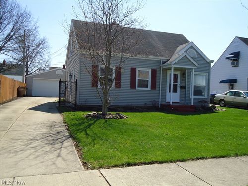 318 Van Buren Ave, Cuyahoga Falls, OH, 44221-1429 | Card Image