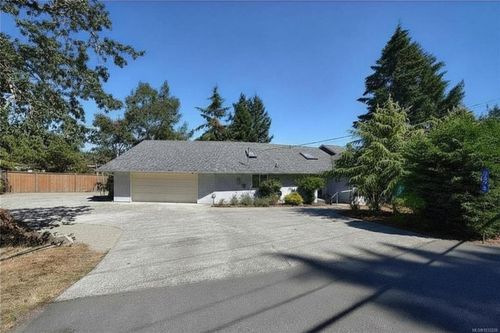 3271 Dolphin Dr, Nanoose Bay, BC, V9P9J1 | Card Image