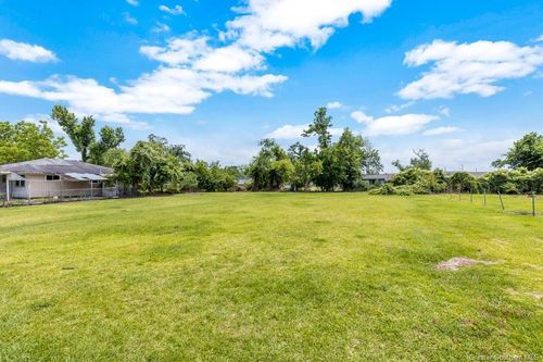 2322 Poplar St, Lake Charles, LA, 70601-1544 | Card Image