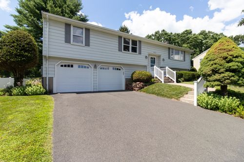 45 Long Hill Rd, Windsor, CT, 06095-2650 | Card Image
