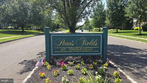 2069 Farmview Dr, NEWTOWN, PA, 18940-9418 | Card Image
