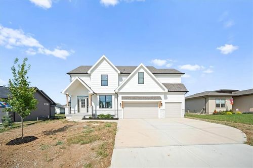 2614 Sw Firefly Ln, Lee's Summit, MO, 64082-1412 | Card Image