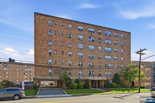 25 Jefferson St, Hackensack, NJ, 07601-5008 | Card Image