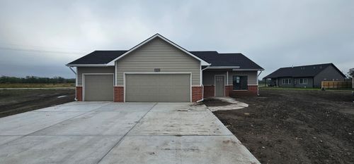 1621 E Midway Ct, Valley Center, KS, 67147-1107 | Card Image