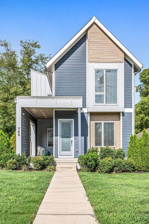 709 28th Ave N, Nashville, TN, 37208-3611 | Card Image