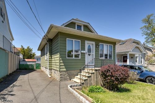 61 Yale St, Nutley, NJ, 07110-3371 | Card Image