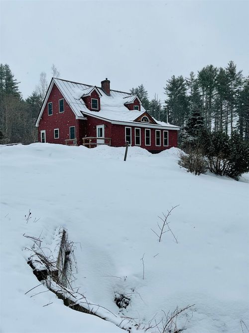 133 White Oak Lane, Royalton, VT, 05068 | Card Image