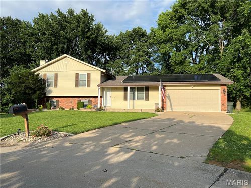 18 Duffy Ct, Saint Peters, MO, 63376-4650 | Card Image