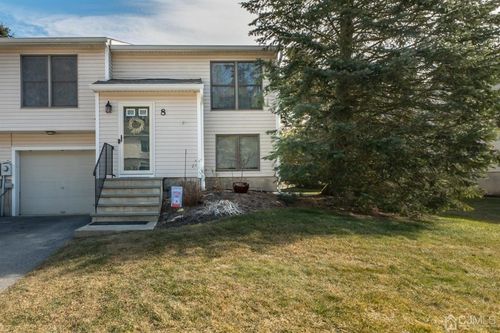 8 Moss Court, Hamburg, NJ, 07419 | Card Image